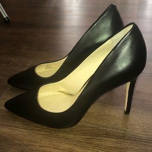 Jessica Simpson black leather pointed toe heels